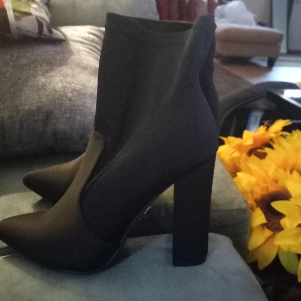 High heel boots